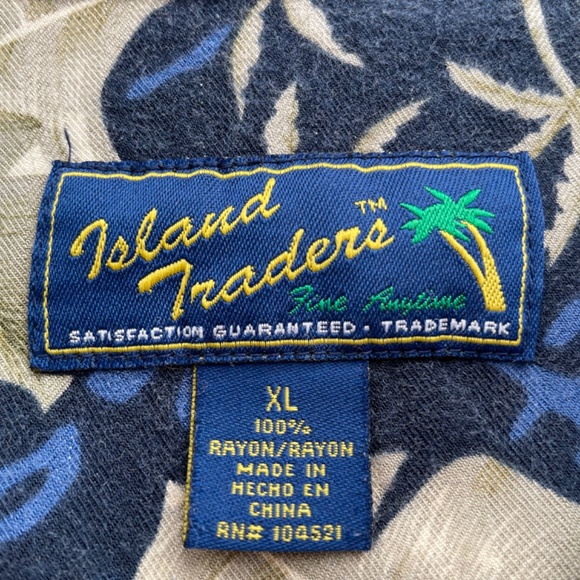 Island Traders Hawaiian Cropped Camp Shirt Red Hibiscus on Blue Size XL - Picture 5 of 7